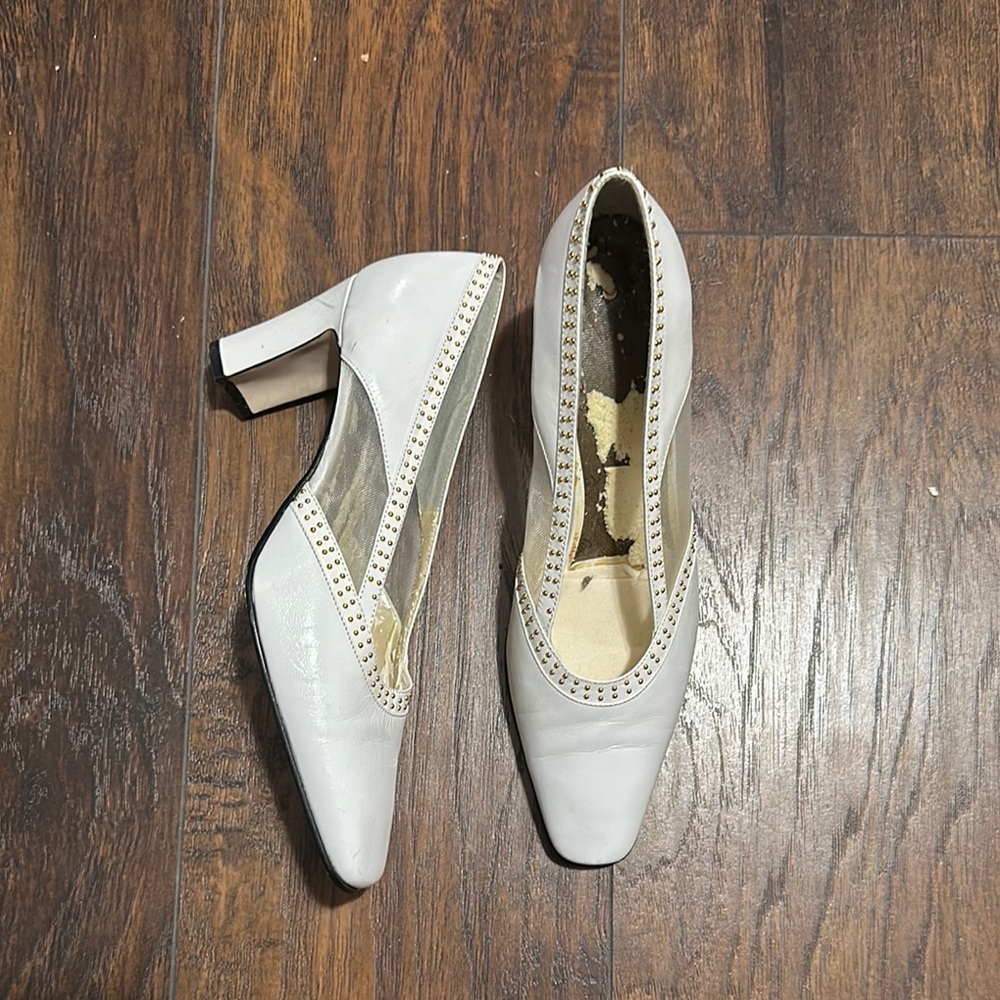 Elegant White Vintage Gold Rivet Women's Pumps Shoe